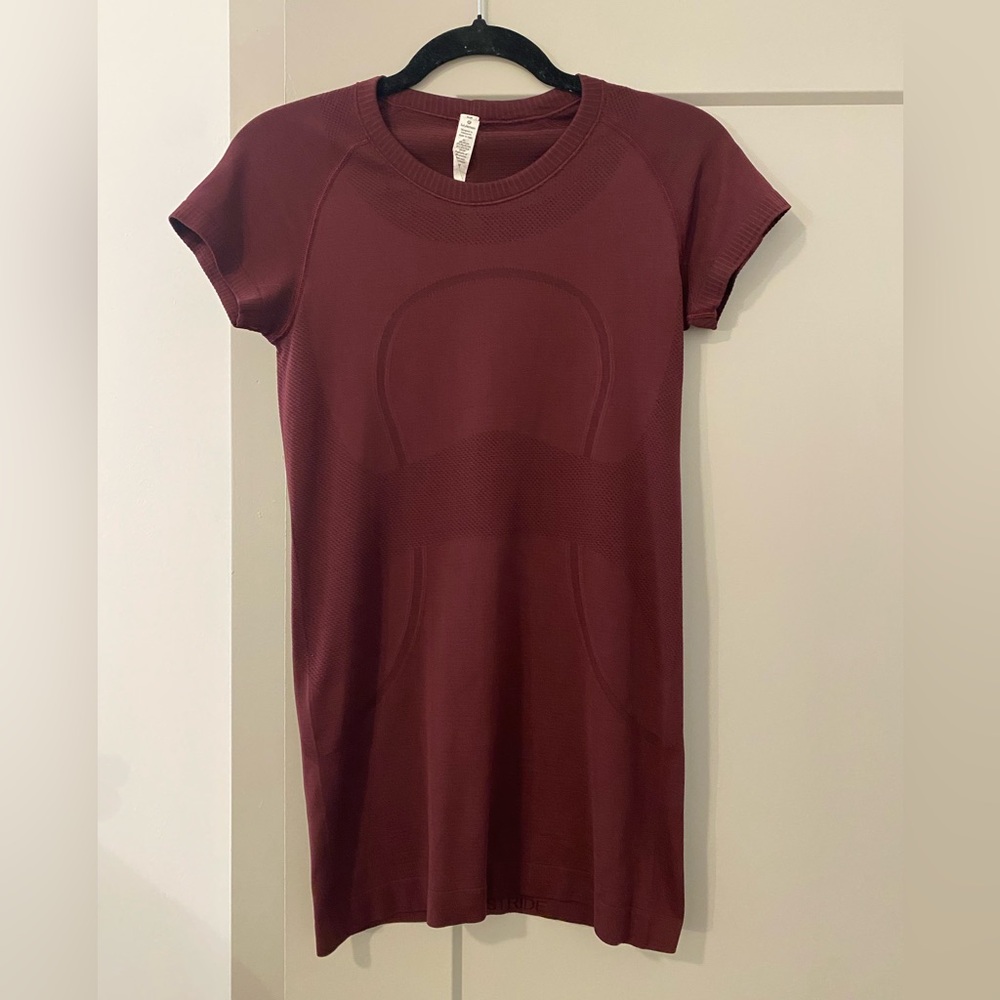 Lululemon Womens Swiftly Tech Short Sleeve Shirt - Hip Length